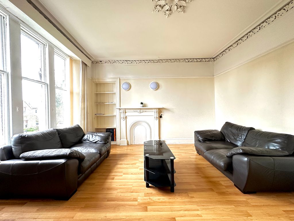 2 bed flat for sale in The Avenue, Stirling FK9, £150,000