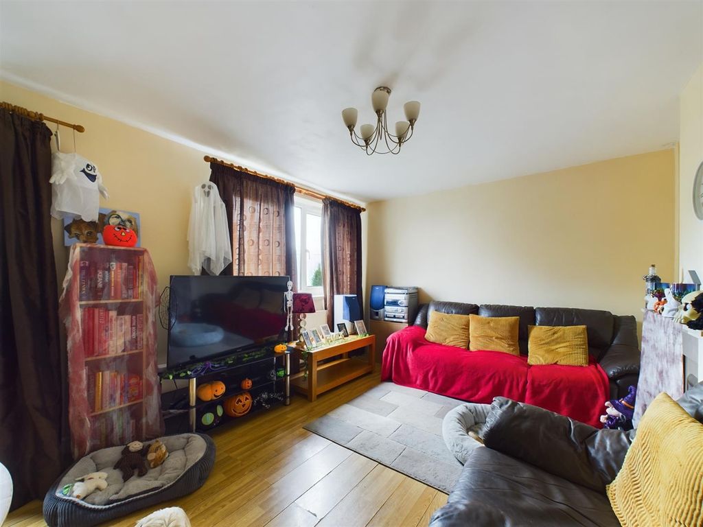 2 bed terraced house for sale in The Mount, Wrexham LL12, £115,000