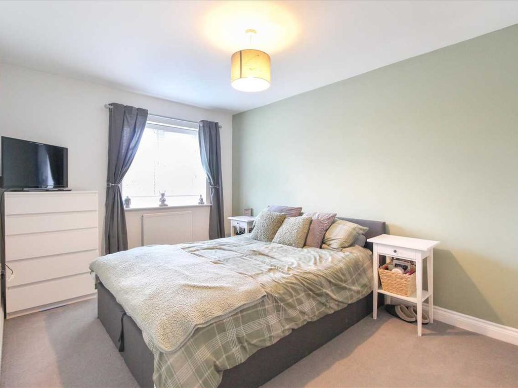 3 bed end terrace house for sale in Ambler Close, Burton Latimer, Kettering NN15, £260,000