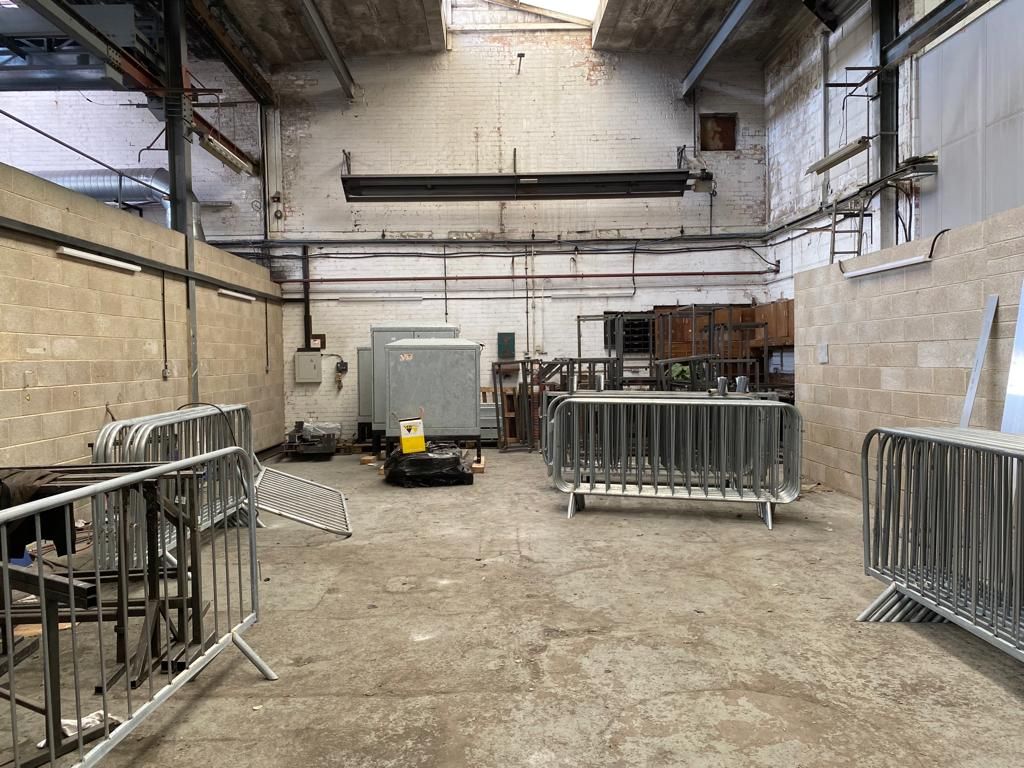 Industrial to let in Thornton Road, Bradford BD8, £10,000 pa