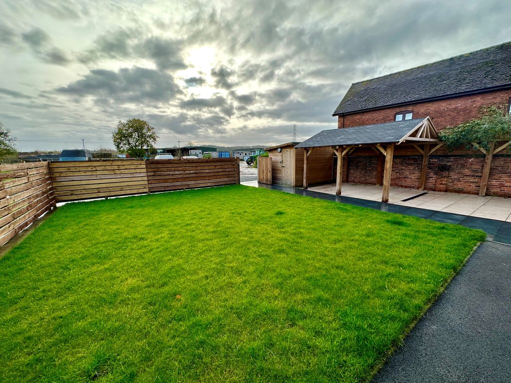 6 bed farmhouse to rent in Scropton Road, Scropton, Derby DE65, £2,995 pcm