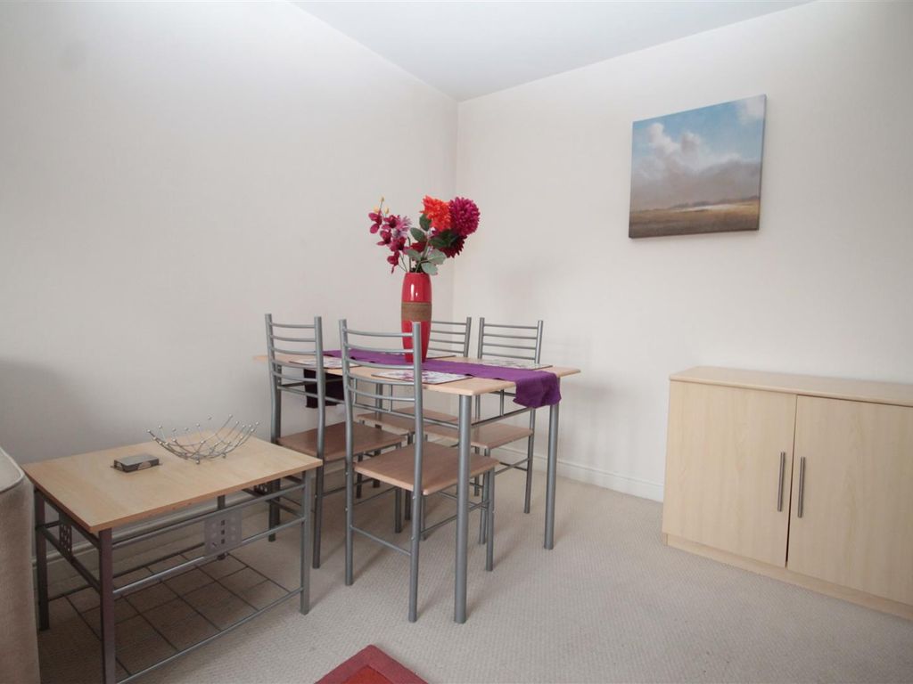 1 bed flat to rent in Whitehead Way, Aylesbury HP21, £995 pcm