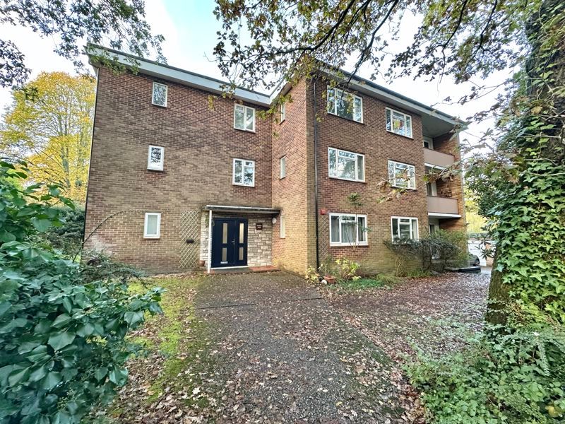 2 bed flat for sale in Branksome Wood Road, Branksome BH12, £240,000