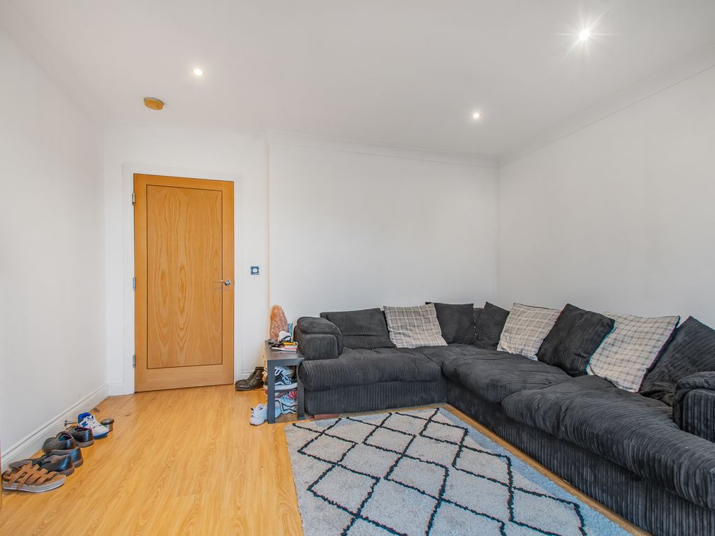 2 bed flat for sale in Kirkhill Grange, Bolton BL5, £130,000