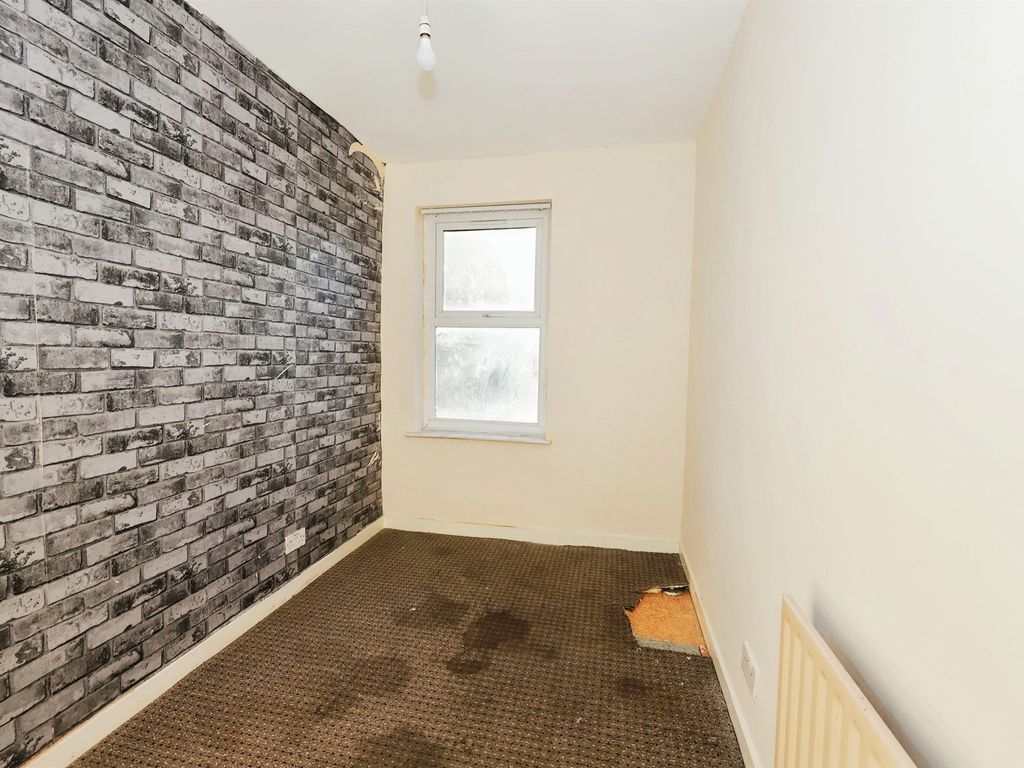 3 bed terraced house for sale in Nine Elms Lane, Wolverhampton WV10, £120,000