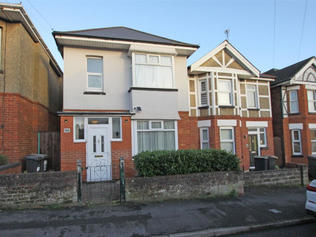 3 bed detached house for sale in Malvern Road, Bournemouth BH9, £350,000