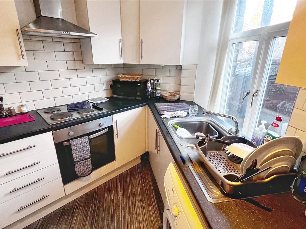 2 bed flat for sale in Market Street, Bacup, Rossendale OL13, £67,500