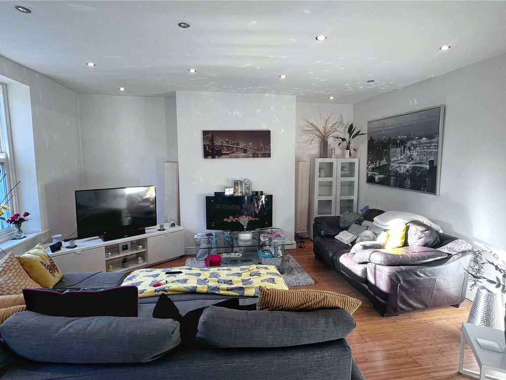 2 bed flat for sale in Market Street, Bacup, Rossendale OL13, £67,500