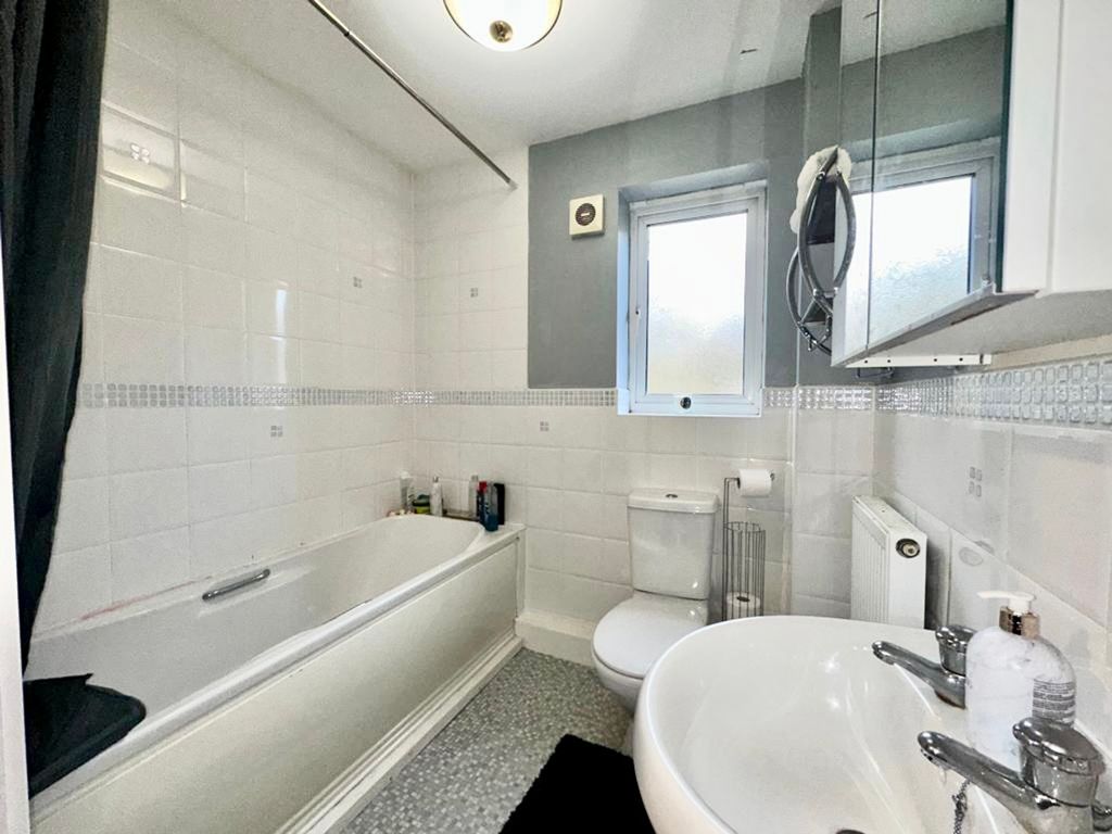 2 bed flat for sale in Hinchley Way, Swinton M27, £150,000