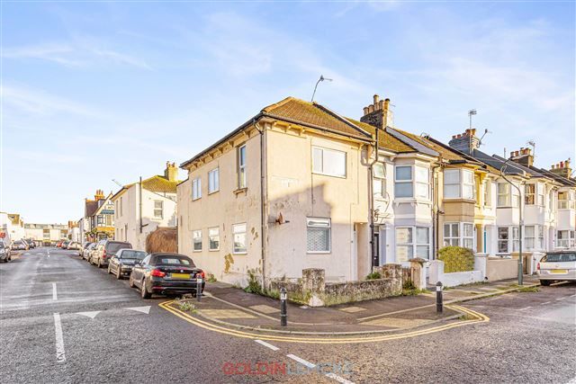 3 bed property for sale in Wordsworth Street, Hove BN3, £450,000