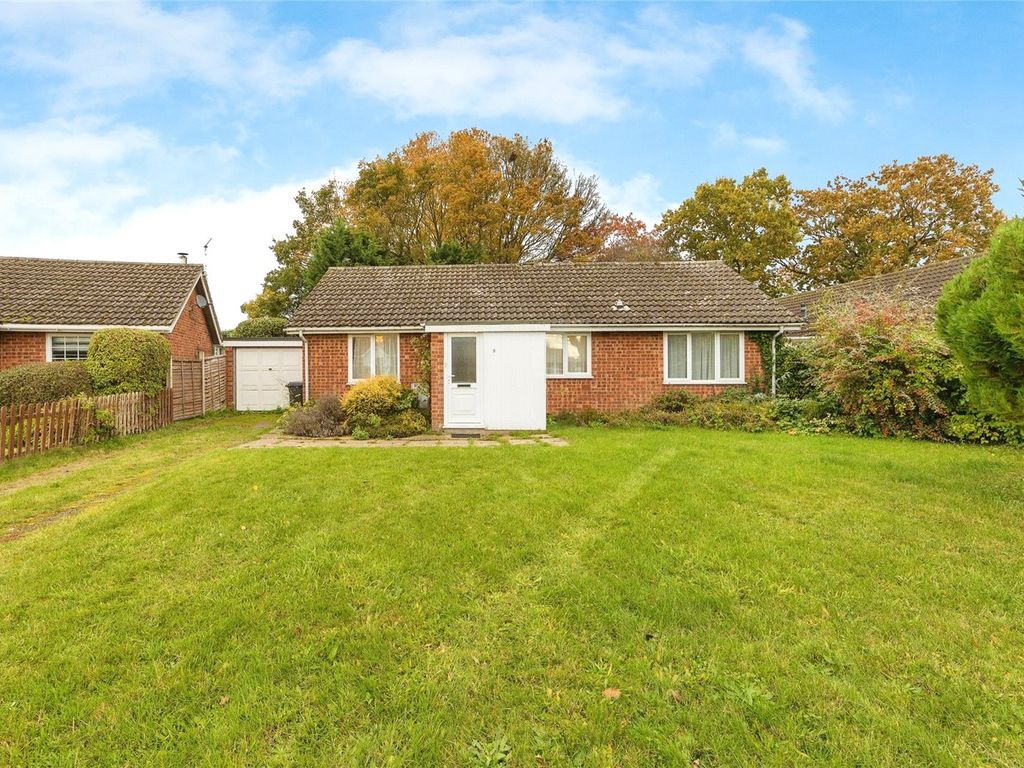 2 bed bungalow for sale in Firs Road, Hethersett, Norwich NR9, £260,000