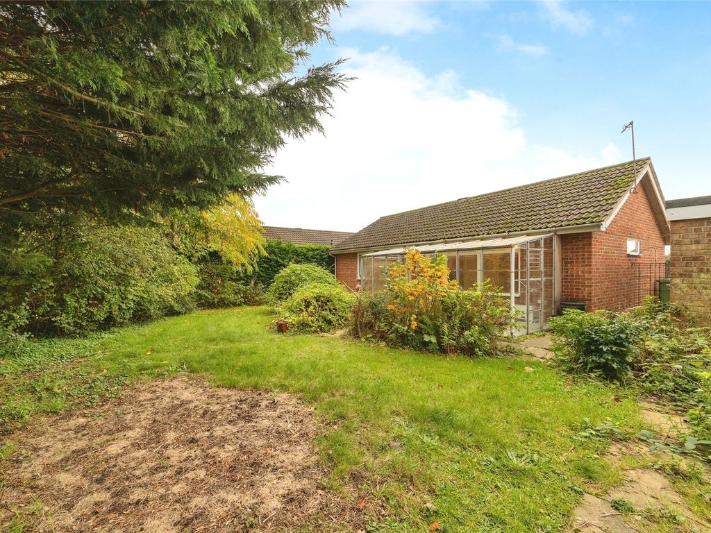 2 bed bungalow for sale in Firs Road, Hethersett, Norwich NR9, £260,000