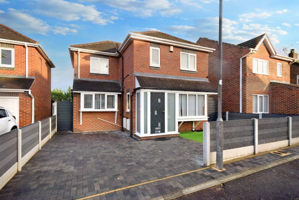 3 bed detached house for sale in Keats Close, Pontefract, West Yorkshire WF8, £285,000