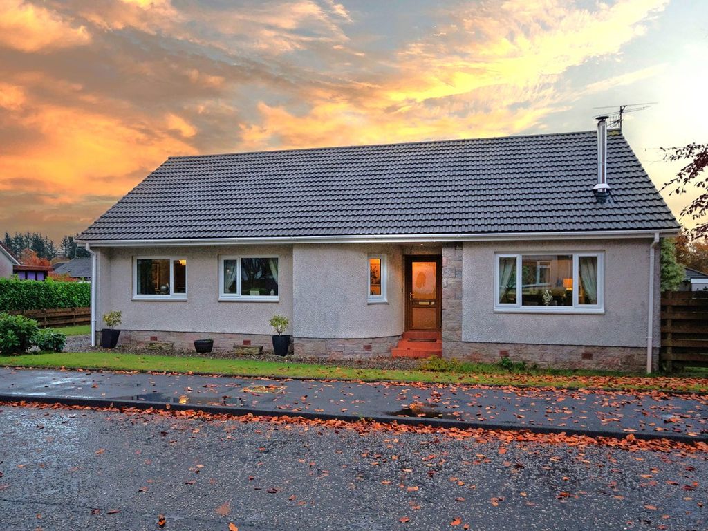 5 bed detached house for sale in Greenhaugh Way, Braco FK15, £369,000