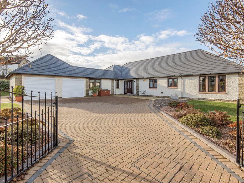4 bed detached house for sale in Comerton Place, Drumoig, St Andrews KY16, £585,000