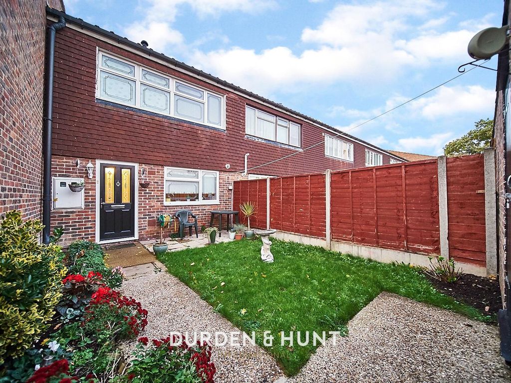 3 bed terraced house for sale in Asthall Gardens, Barkingside IG6, £425,000