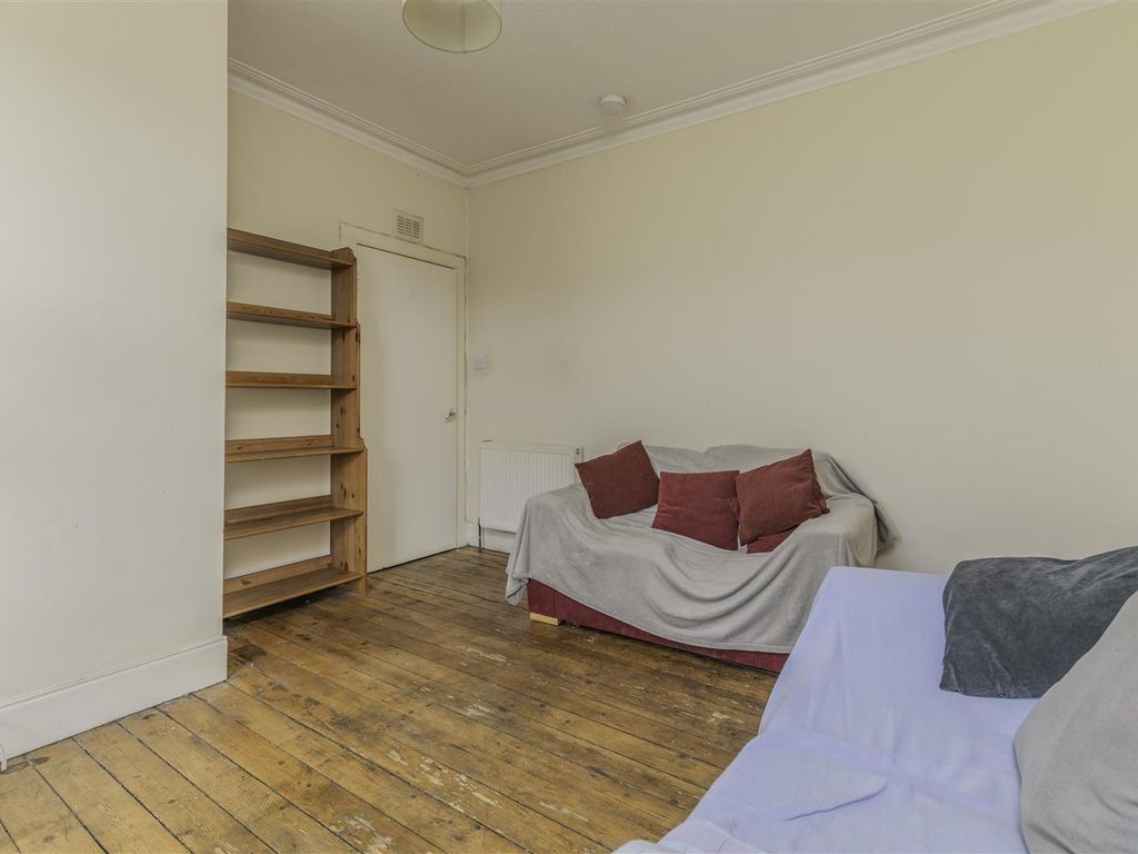 1 bed flat for sale in Morgan Street, Dundee DD4, £60,000