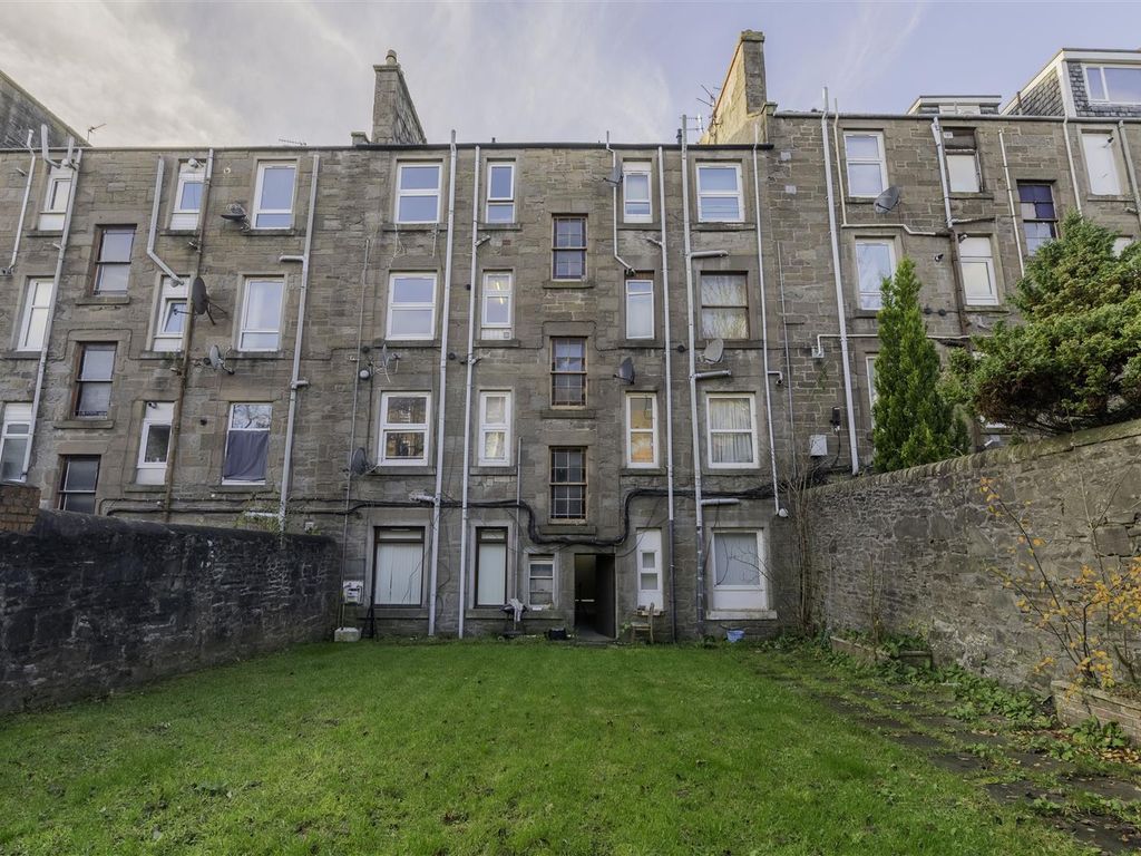 1 bed flat for sale in Morgan Street, Dundee DD4, £60,000