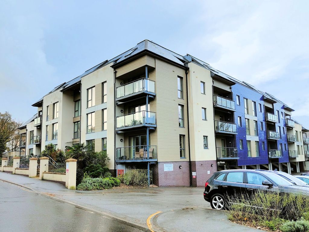 1 bed flat for sale in Bar Road, Falmouth TR11, £295,000