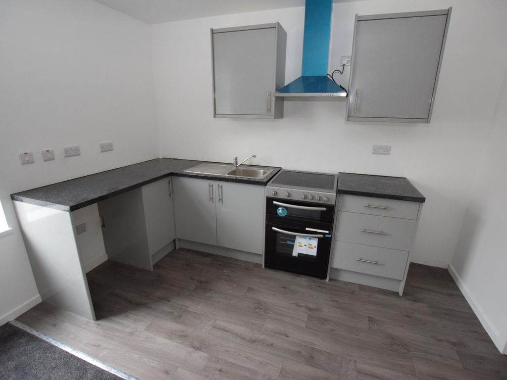 1 bed flat to rent in Bridge Street, Burnley BB11, £425 pcm