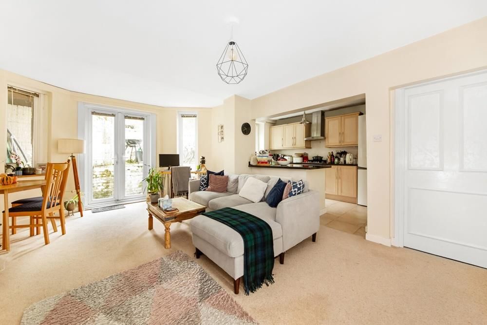 1 bed flat for sale in Thicket Road, Anerley, London SE20, £385,000