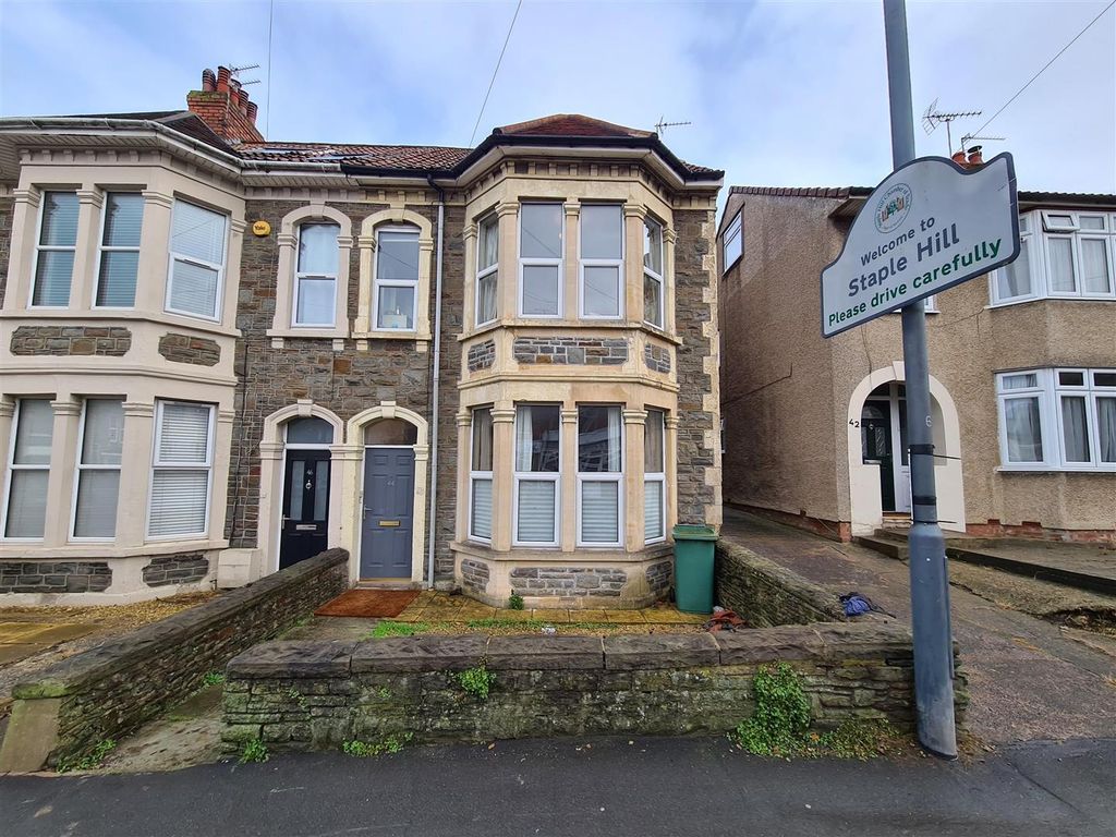 5 bed semi-detached house to rent in Victoria Street, Staple Hill, Bristol BS16, £3,250 pcm