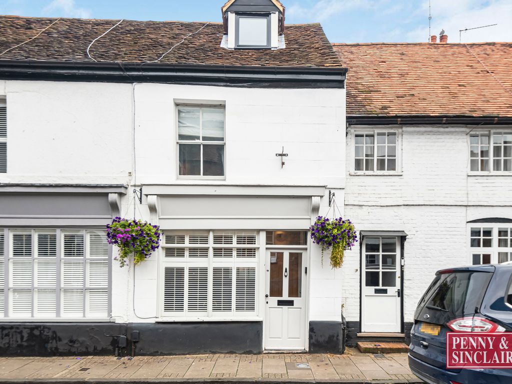 3 bed terraced house for sale in Friday Street, Henley-On-Thames RG9, £799,950