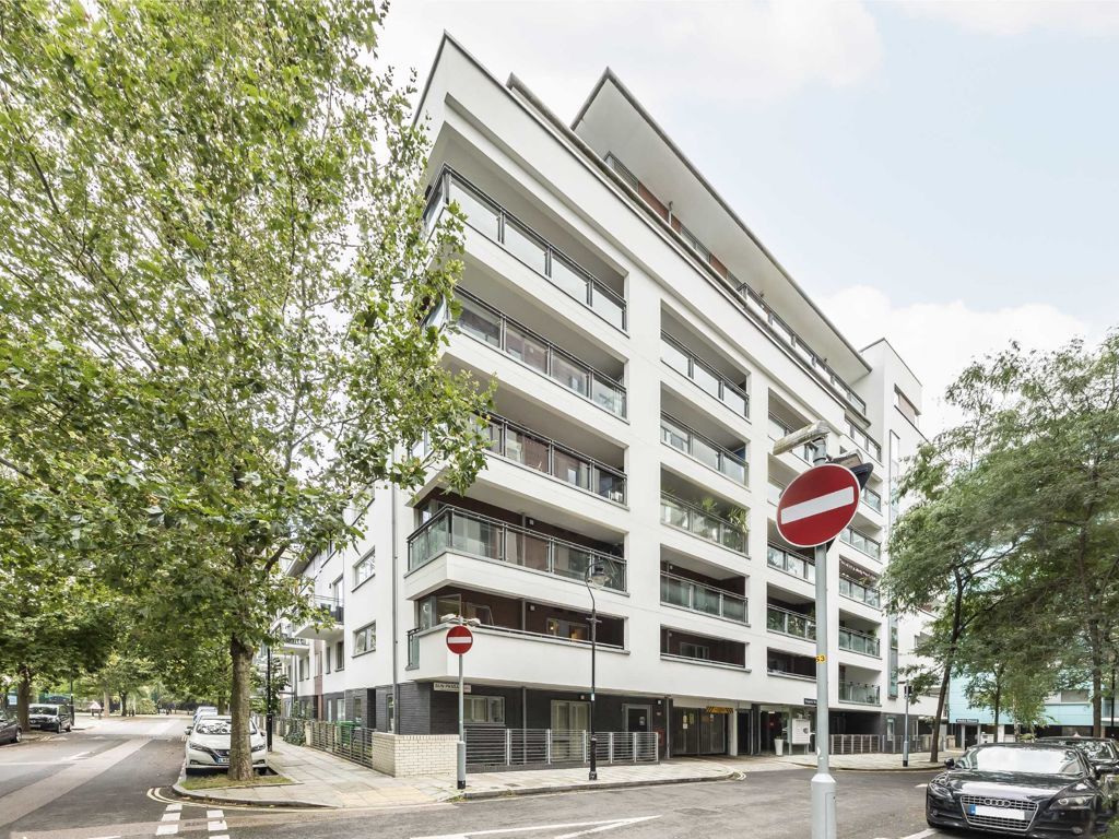 2 bed flat for sale in Sun Passage, London SE16, £192,500