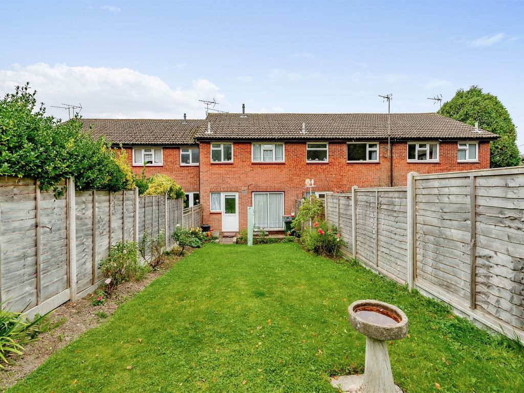 3 bed terraced house for sale in Hillingdale, Crawley RH11, £325,000