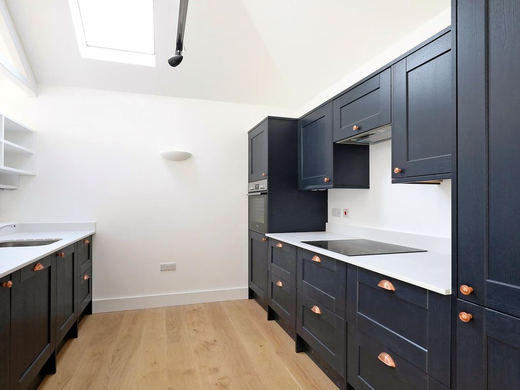 2 bed terraced house to rent in Locarno Road, Acton W3, £2,850 pcm