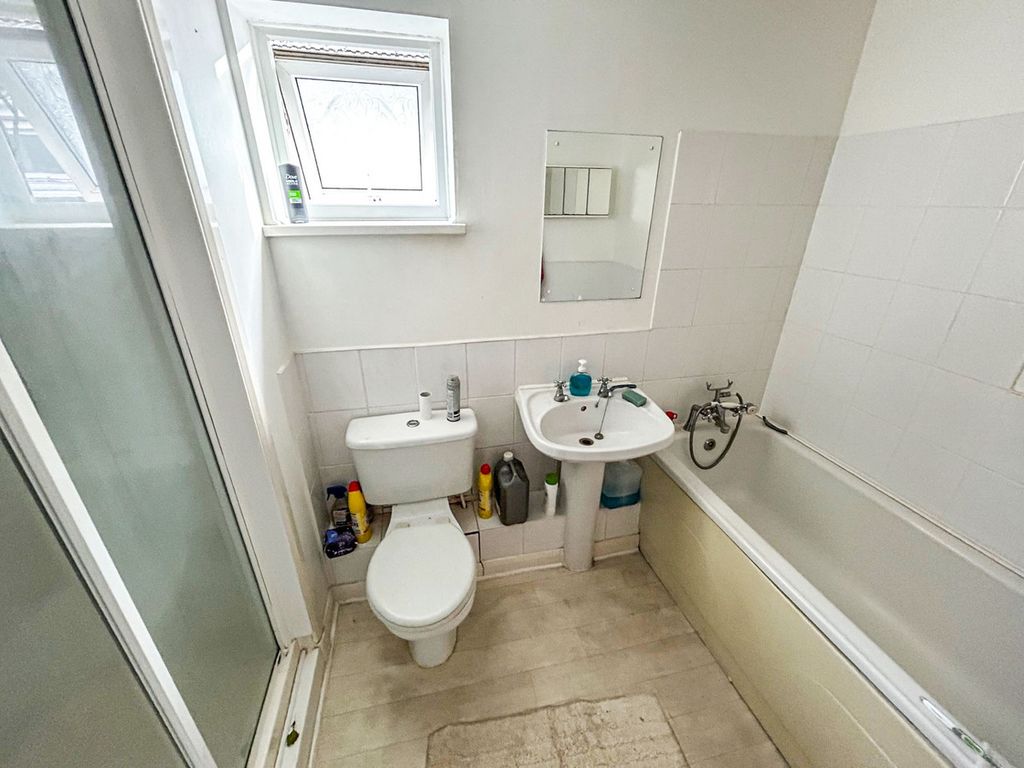 2 bed flat for sale in Bellingham Crescent, Plymouth PL7, £155,000
