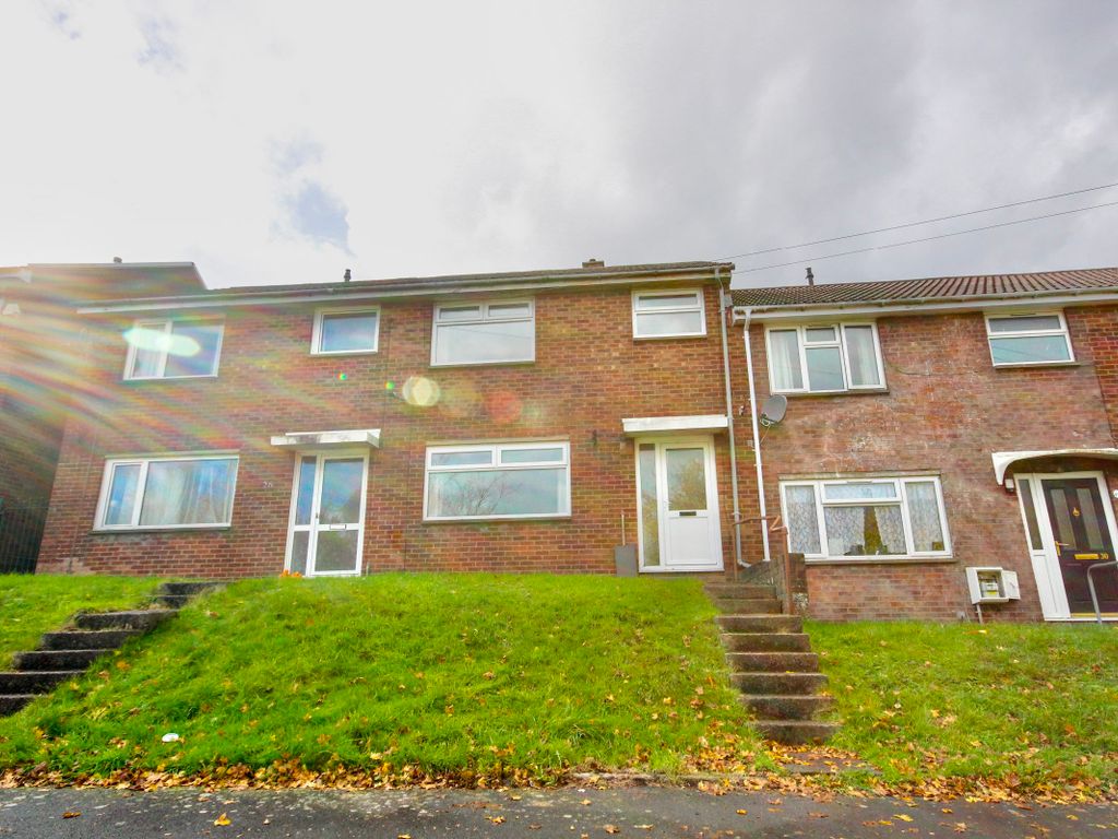 3 bed terraced house for sale in Waun Llwyn Crescent, Blackwood NP12, £120,000