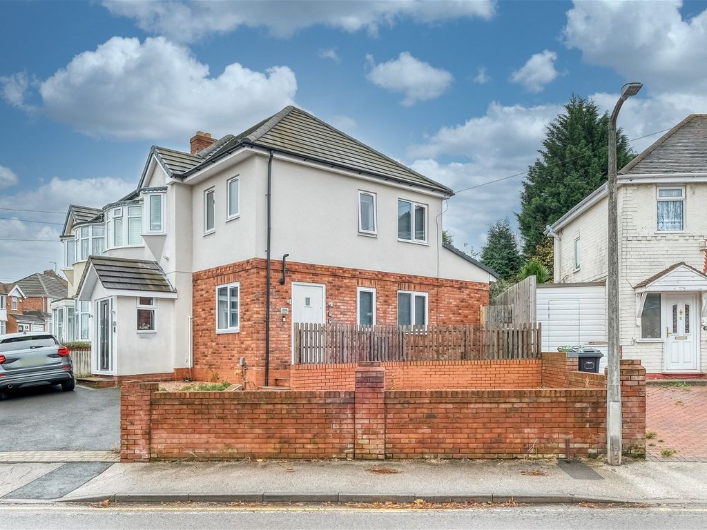 1 bed end terrace house for sale in Valley Road, Solihull B92, £180,000
