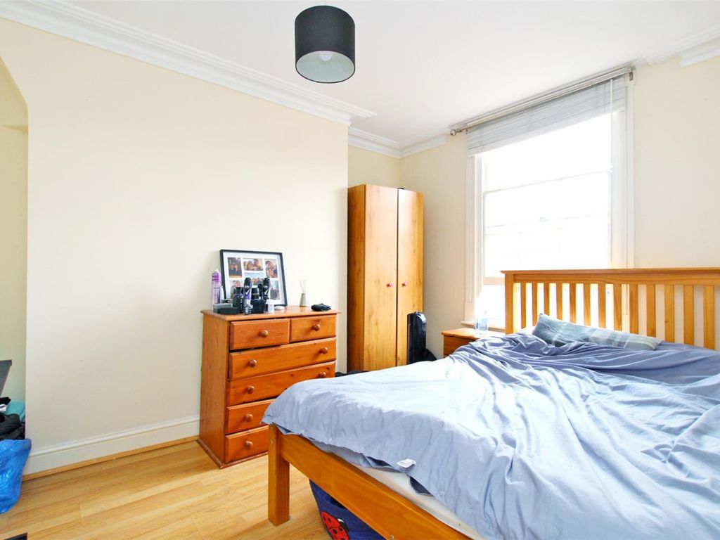 5 bed terraced house for sale in Commercial Road, London E1, £900,000