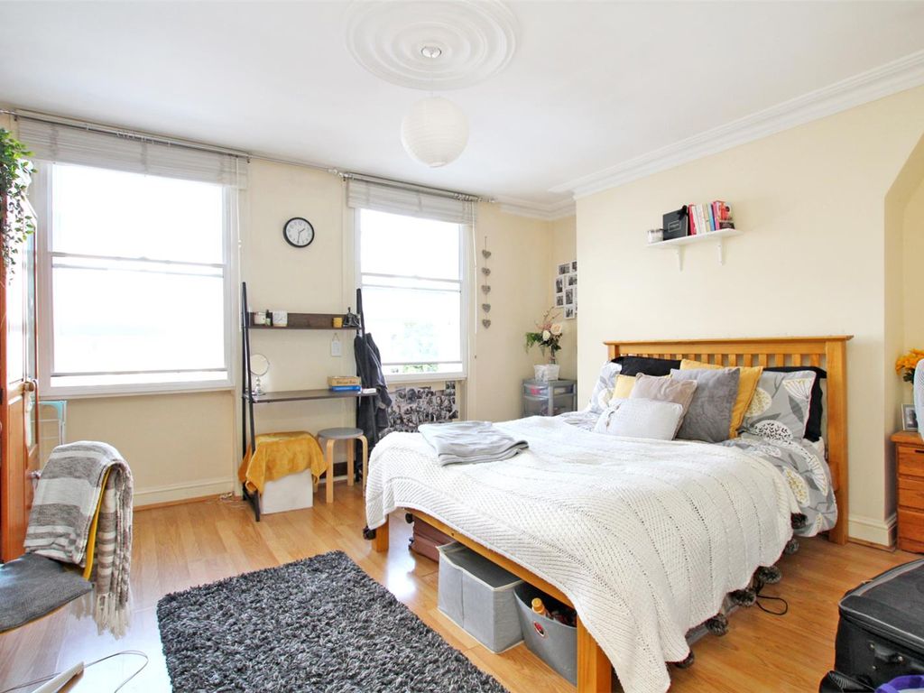 5 bed terraced house for sale in Commercial Road, London E1, £900,000