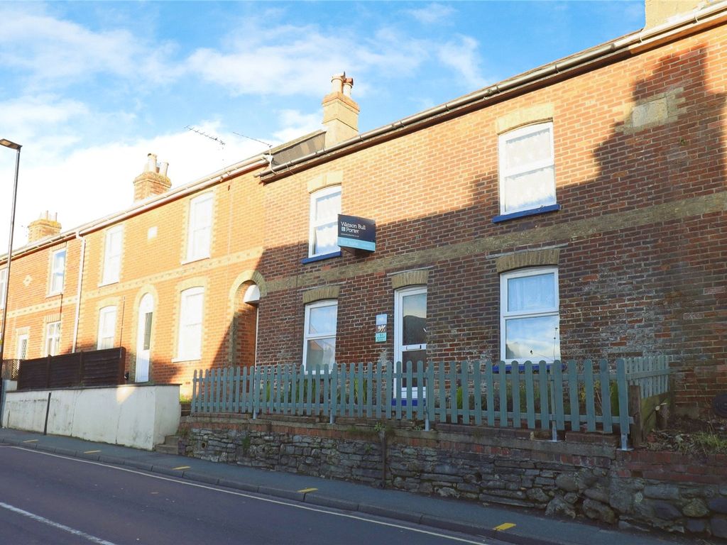 2 bed terraced house for sale in Hunnyhill, Newport, Isle Of Wight PO30, £199,950
