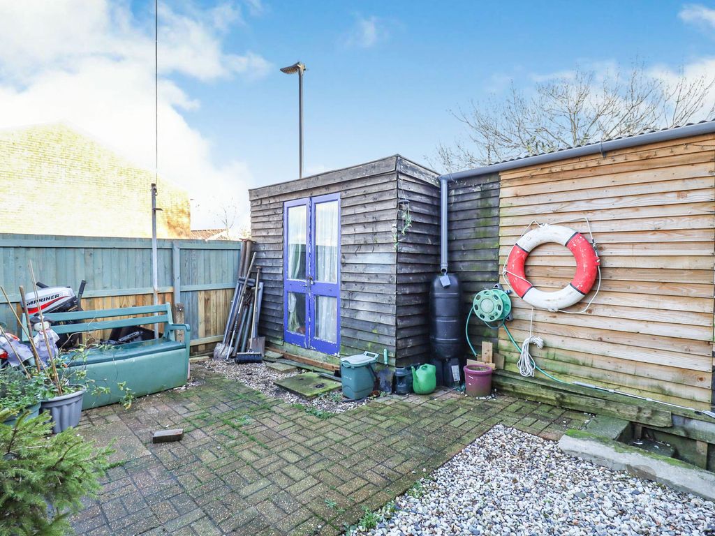 2 bed terraced house for sale in Hunnyhill, Newport, Isle Of Wight PO30, £199,950