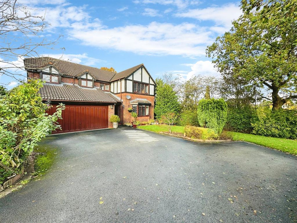 4 bed detached house for sale in Hatherton Close, Kingsmead, Northwich CW9, £500,000