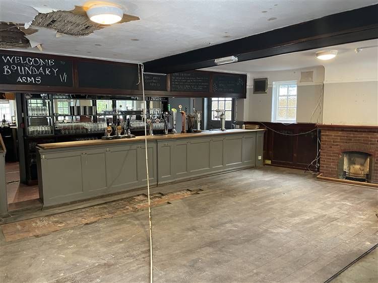 Commercial property for sale in The Boundary Arms, Pinkeys Road, Maidenhead SL6, £775,000