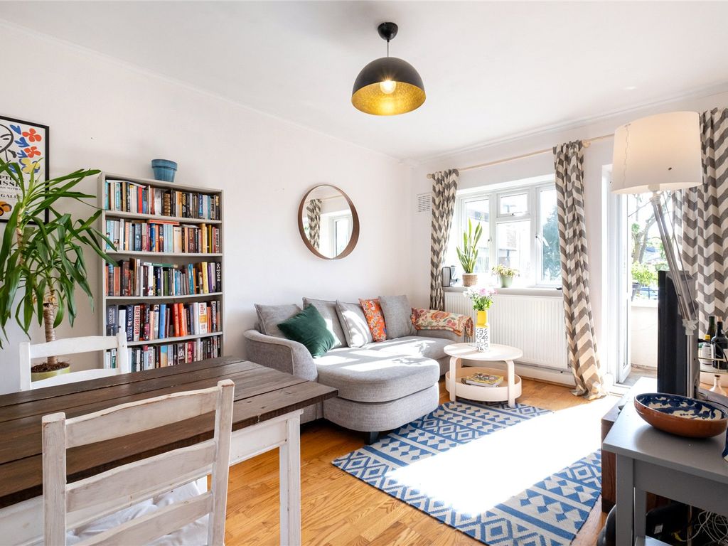 1 bed flat for sale in Rokeby House, Lochinvar Street, Balham, Wandsworth, London SW12, £350,000