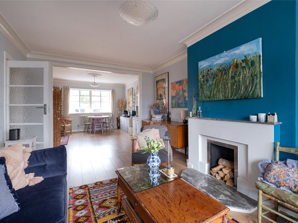 2 bed flat for sale in The High, Streatham High Road, Streatham Hill SW16, £460,000