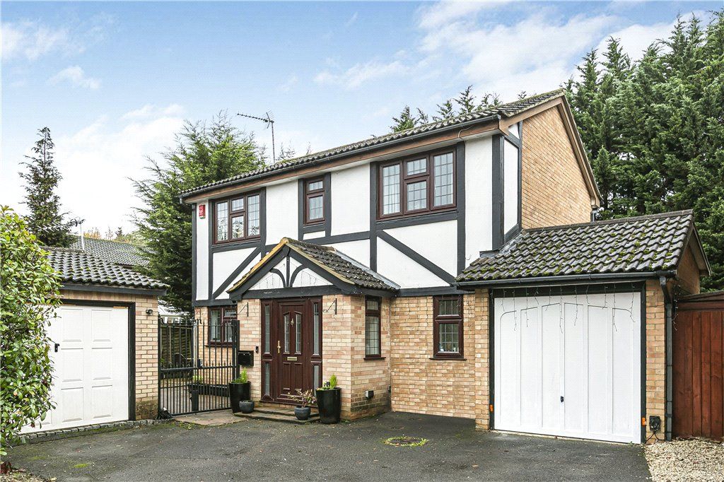 4 bed detached house for sale in Borrowdale Close, Egham, Surrey TW20, £665,000