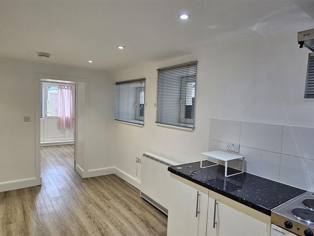 1 bed flat to rent in Audley Road, Hendon NW4, £1,300 pcm
