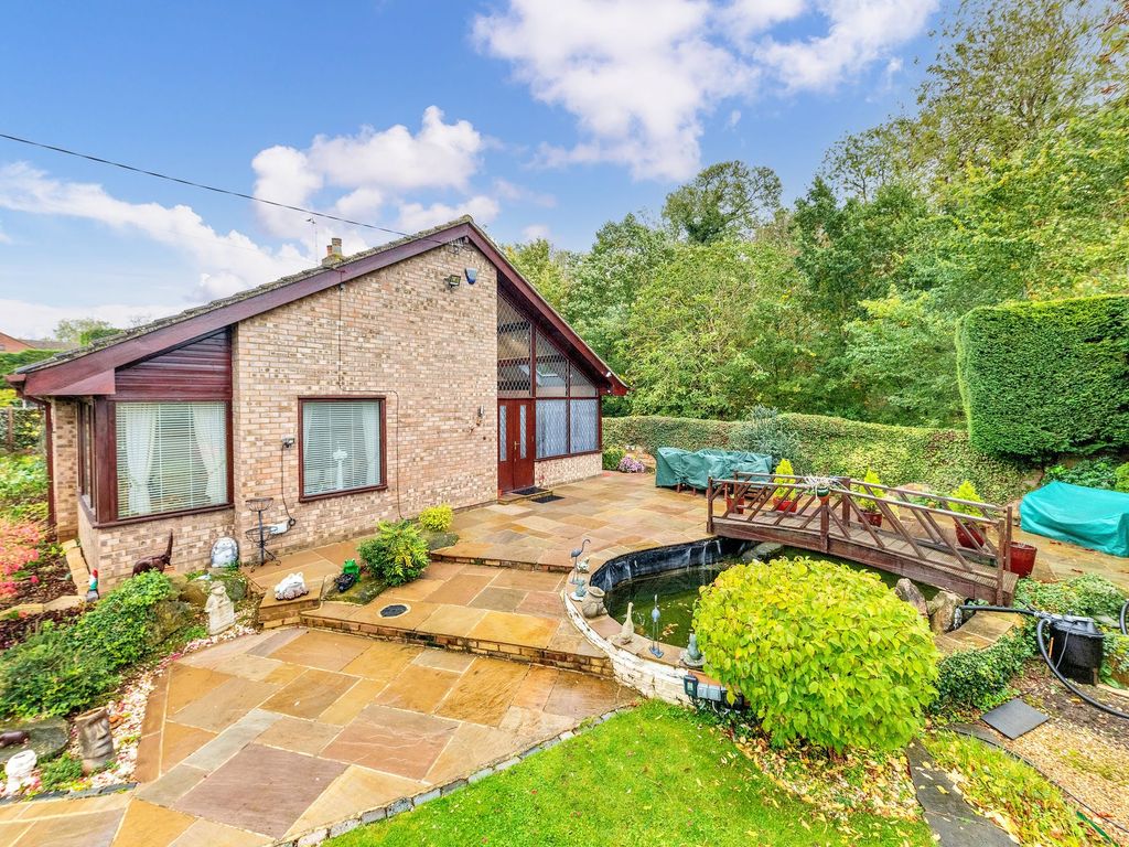 2 bed detached bungalow for sale in Ermine Way, Arrington SG8, £600,000