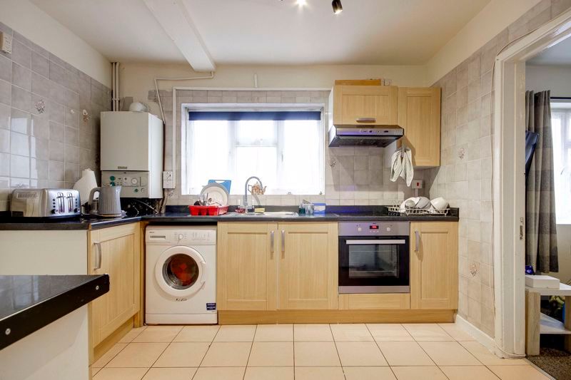 1 bed property for sale in Cuckoo Hall Lane, London N9, £239,950