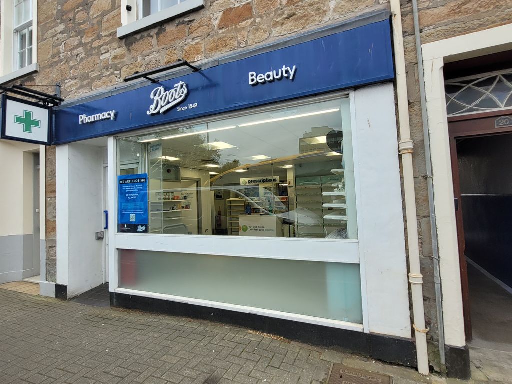 Retail premises to let in Fullarton Street, Ayr KA7, £9,000 pa