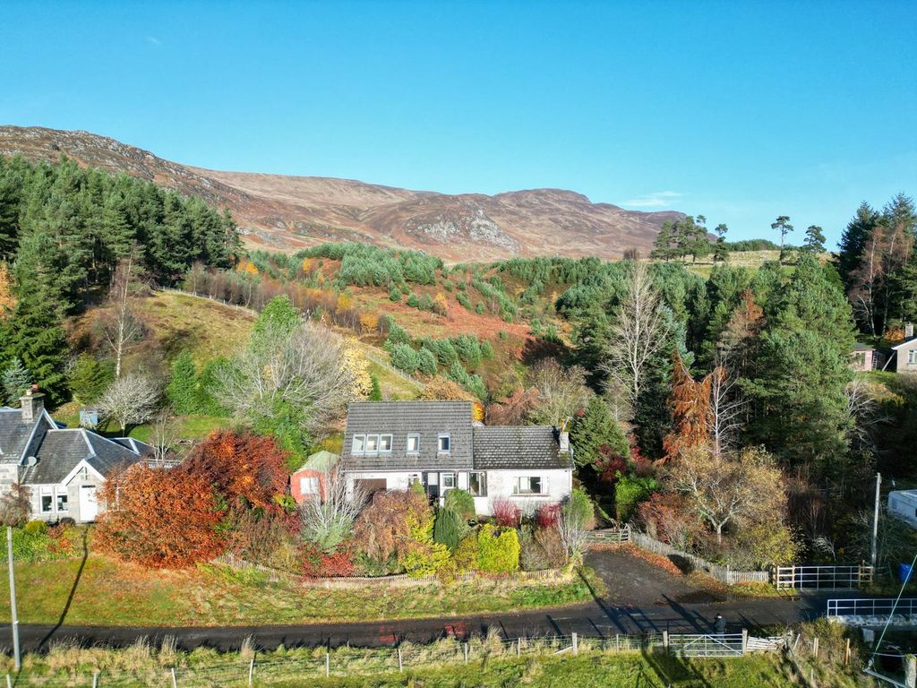4 bed detached house for sale in Laggan, Newtonmore PH20, £285,000