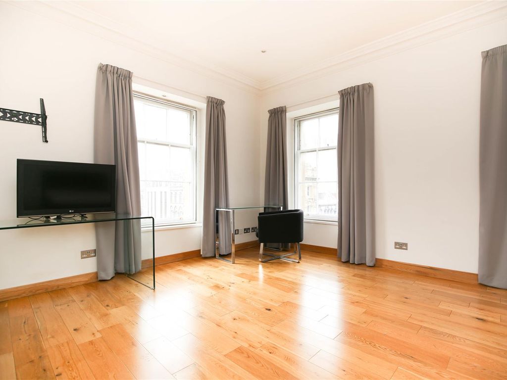 2 bed flat to rent in Murton House, Grainger Street, Newcastle Upon Tyne NE1, £2,100 pcm