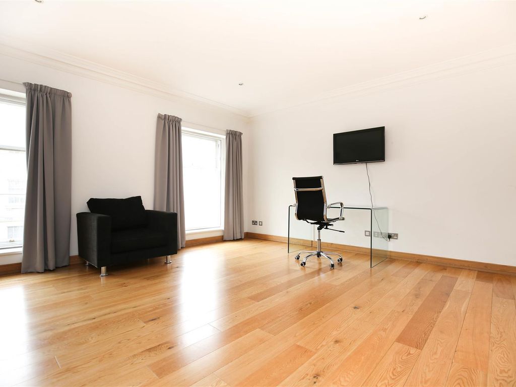 2 bed flat to rent in Murton House, Grainger Street, Newcastle Upon Tyne NE1, £2,100 pcm