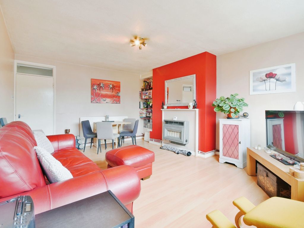 2 bed flat for sale in Cranfield Road, London SE4, £375,000